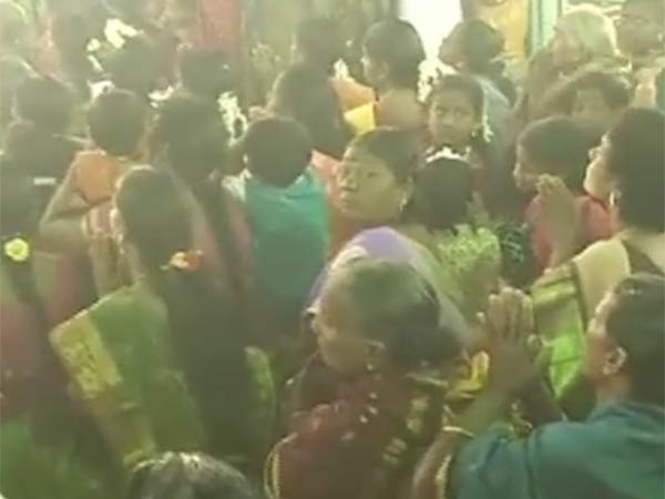 லிங்கத்திற்கு பின்னரே கோபுரம்