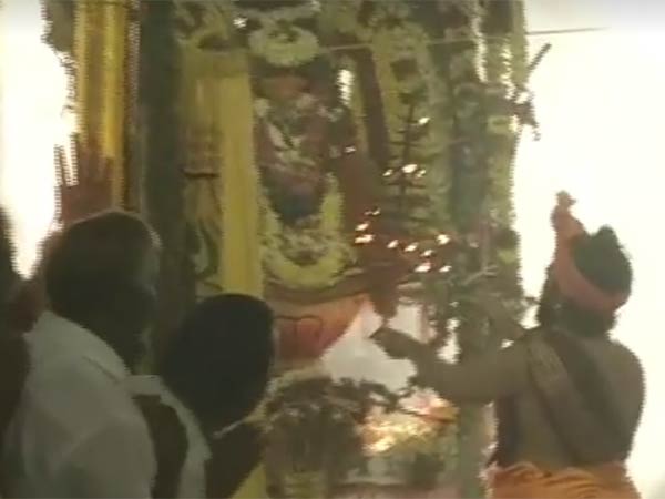 சூரிய ஒளி பட்டு பிரகாசிப்பது சிறப்பு