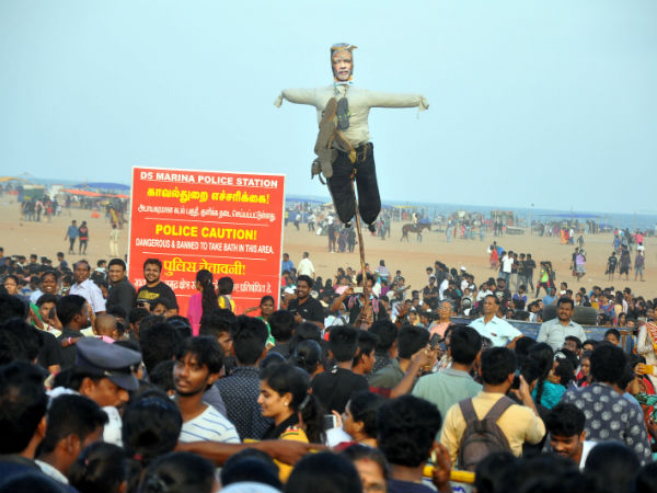 புரட்சி செய்த மாணவர்கள்