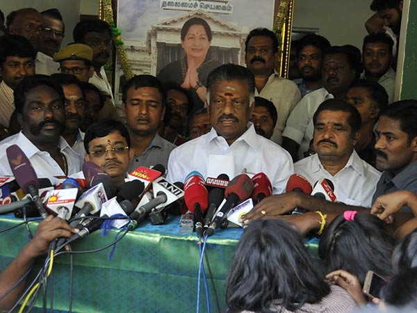 பல மாவட்டங்களில் ஆள் இல்லை