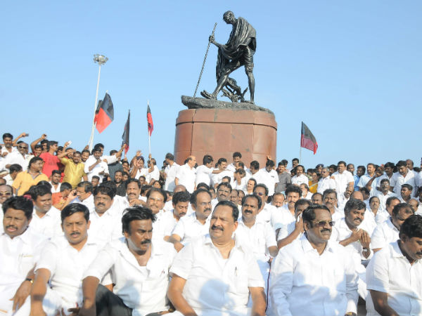 போராட்டம்