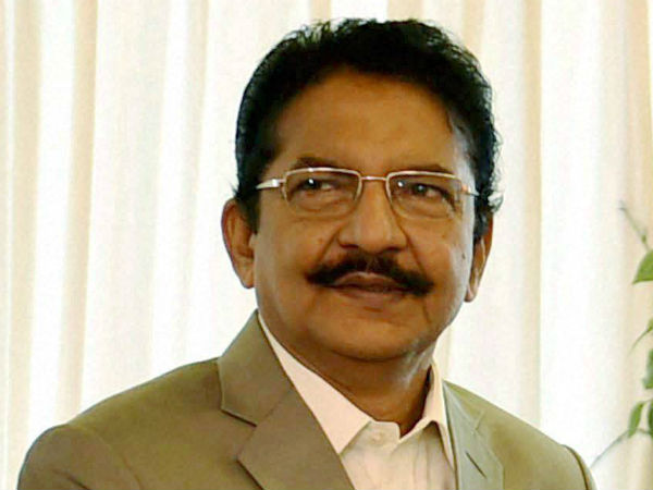 ஆளுநரிடம் புகார்