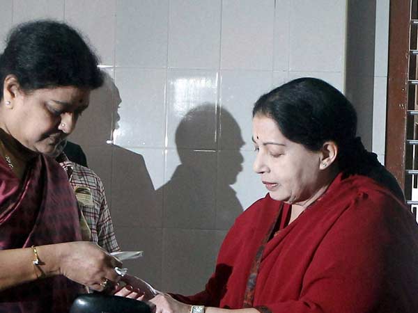 ஜெயலலிதாவின் நிழல்