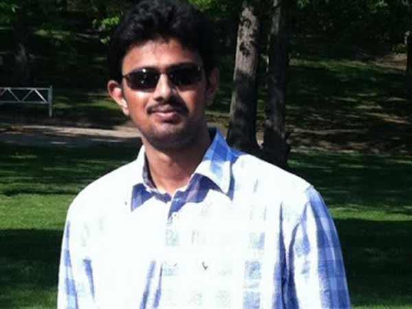 படிக்கும்போதே ஆசிரியராக பணி