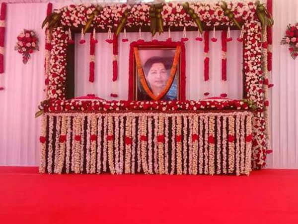 ஜெயலலிதா படத்திற்கு அஞ்சலி