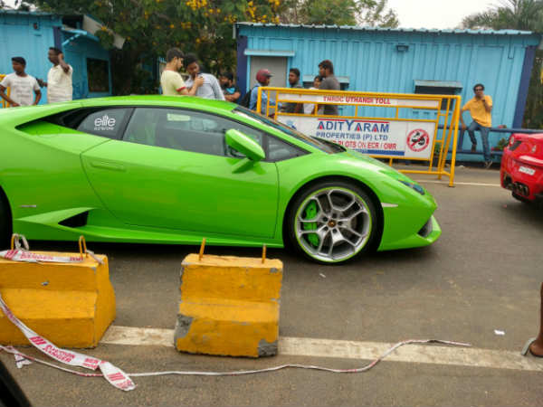 காலில் காரை ஏற்றியவர் கைது