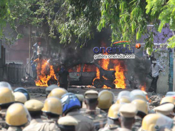 Police arrest 4 more persons in Chennai for violence Police arrest 4 more persons in Chennai for violence