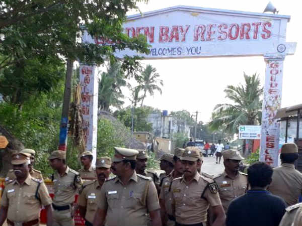 Police orders MLAs to leave resort Police orders MLAs to leave resort