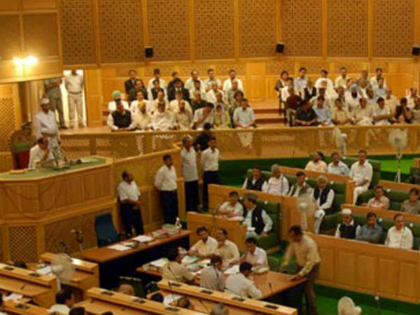 Uproar in Kashmir assembly MLAs shouted and threw chairs and desks Uproar in Kashmir assembly MLAs shouted and threw chairs and desks