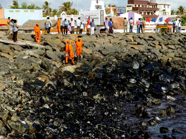 Volunteers needed to clear oil spill Volunteers needed to clear oil spill