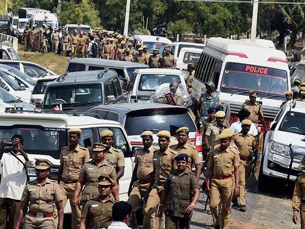 ADMK MLAs left from Koovathoor resort after 9 days ADMK MLAs left from Koovathoor resort after 9 days