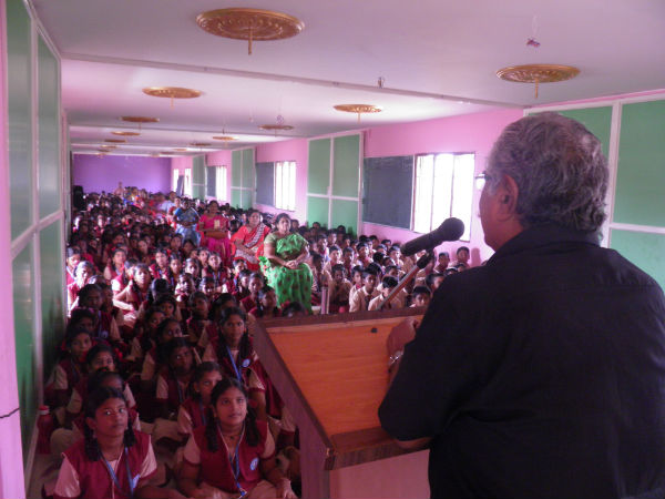 Suba Veerapandian speaks in karaikudi school Suba Veerapandian speaks in karaikudi school