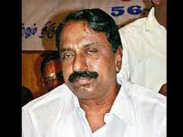 அதிமுகவை அழிக்க திட்டமிடுகிறார்
