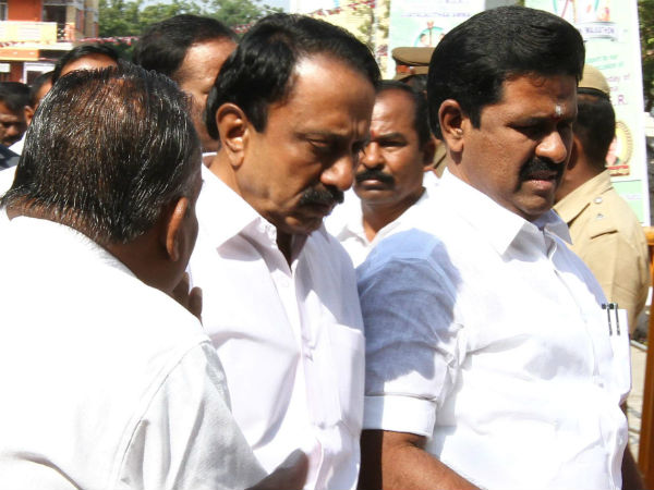 கூடுதல் மாணவர்கள்