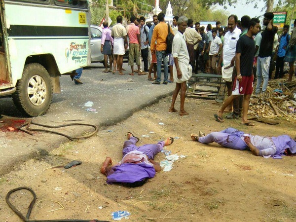college van lorry collided 7 studens dead college van lorry collided 7 studens dead