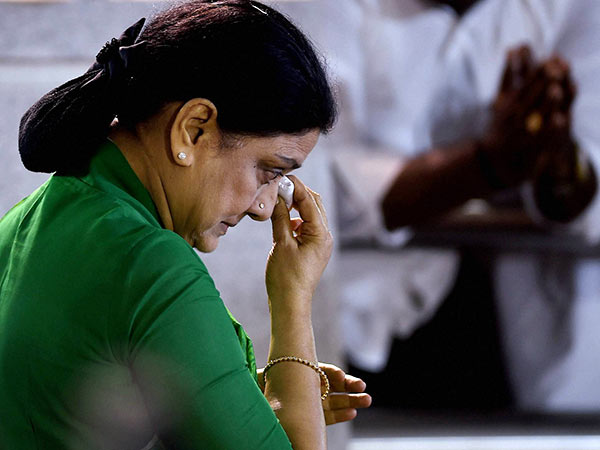 சிறை உணவுதான்