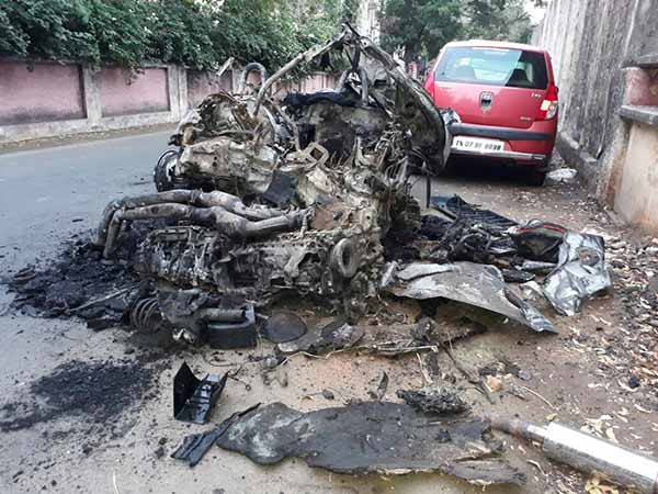 எலும்புக்கூடான கார்