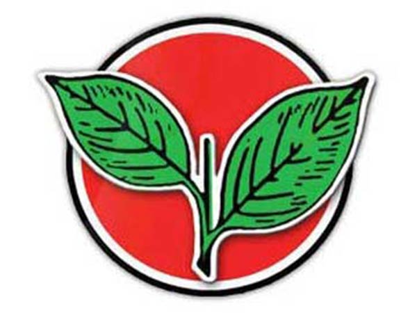 இரட்டை இலைக்கு அப்போதே போட்டி