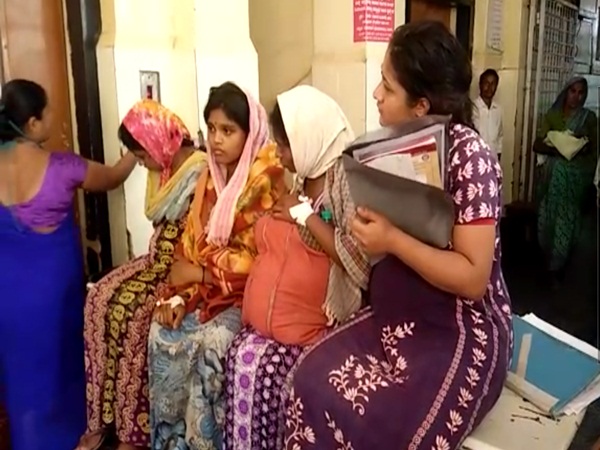 Sharing but there's no caring in this Karnataka hospital Sharing but there's no caring in this Karnataka hospital