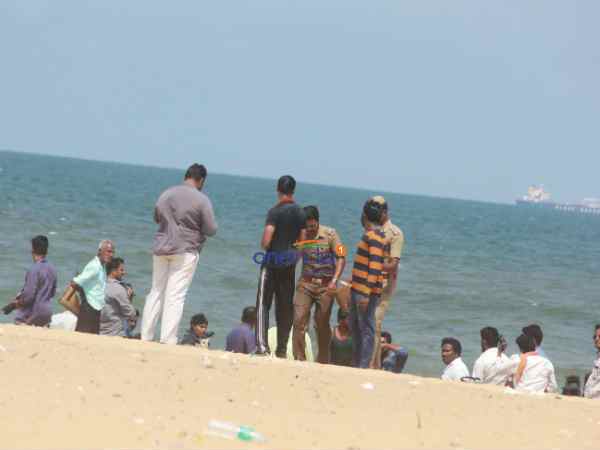 மெரினாவில் பதற்றம்