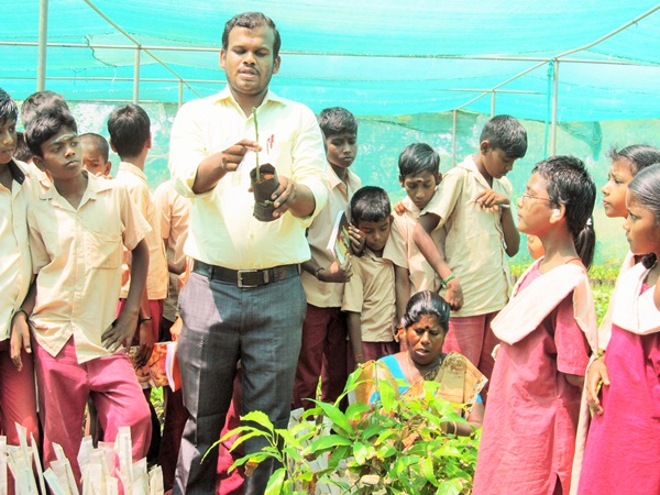 school student's visits Horticulture Farm at Devakottai school student's visits Horticulture Farm at Devakottai