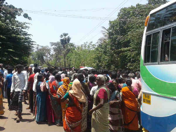 Accident in Nellai lady died, villagers damaged the bus Accident in Nellai lady died, villagers damaged the bus