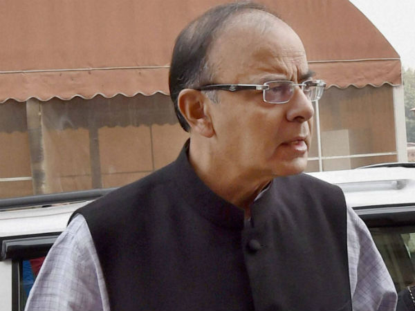 Arun Jaitley silipped while boarding chopper Arun Jaitley silipped while boarding chopper