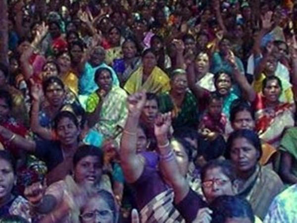 vadakadu villagers are staging protest against hydrocarbon in pudhukottai vadakadu villagers are staging protest against hydrocarbon in pudhukottai