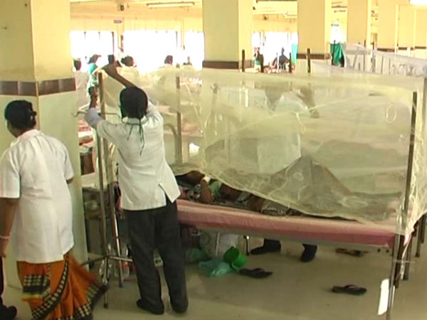 Lack of basic facilities in Tenkasi hospital patients are lying down on the ground to bed Lack of basic facilities in Tenkasi hospital patients are lying down on the ground to bed
