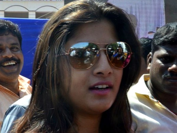 Actress Varalakshmi launched a Women's security organization Actress Varalakshmi launched a Women's security organization