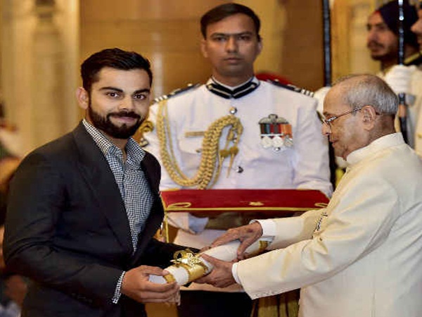 'Padma Shri' Virat Kohli felicitated by President Pranab Mukherjee at Rashtrapati Bhawa 'Padma Shri' Virat Kohli felicitated by President Pranab Mukherjee at Rashtrapati Bhawa