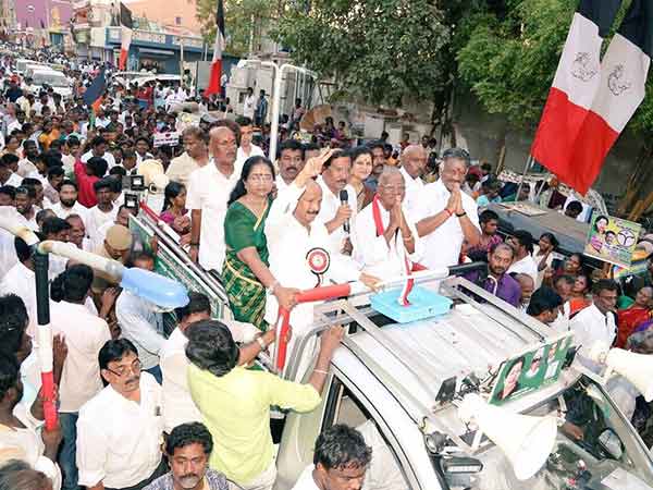 அடிப்பார்கள் என்று கூறினேன்