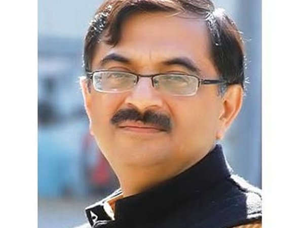 அந்த கண்ணனே கார்மேக வண்ணன்தான்