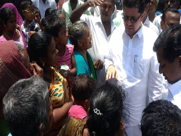 tasmac store oppose mla siege public protest in senkottai tasmac store oppose mla siege public protest in senkottai