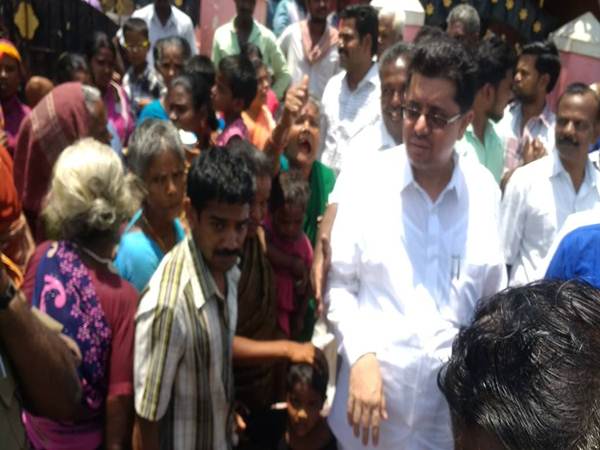 tasmac store oppose mla siege public protest in senkottai tasmac store oppose mla siege public protest in senkottai