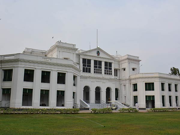 அழகான ஆளுநர் மாளிகை