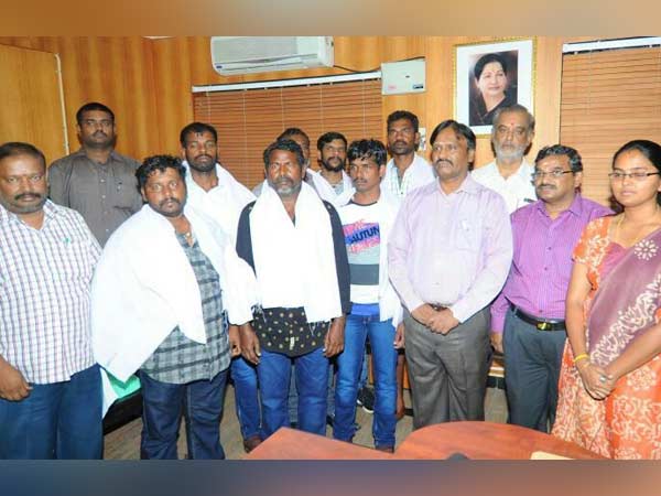 Tamilnadu fishermen who were arrested at Bahrain released Tamilnadu fishermen who were arrested at Bahrain released