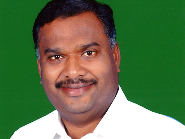 EX-MLA Karthik Thondaiman joins OPS camp EX-MLA Karthik Thondaiman joins OPS camp
