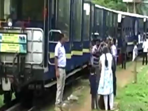 Mettupalayam - Conoor mountain rail got repair Mettupalayam - Conoor mountain rail got repair