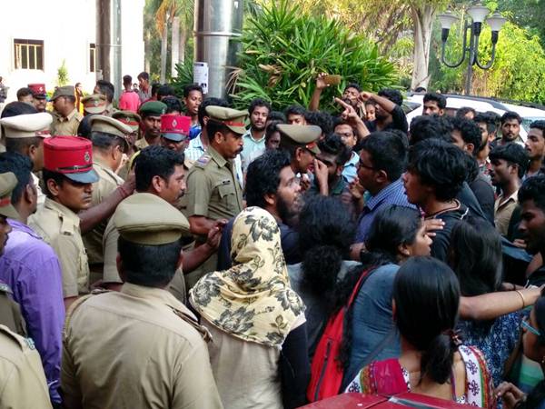 students prodest against tarun vijay students prodest against tarun vijay