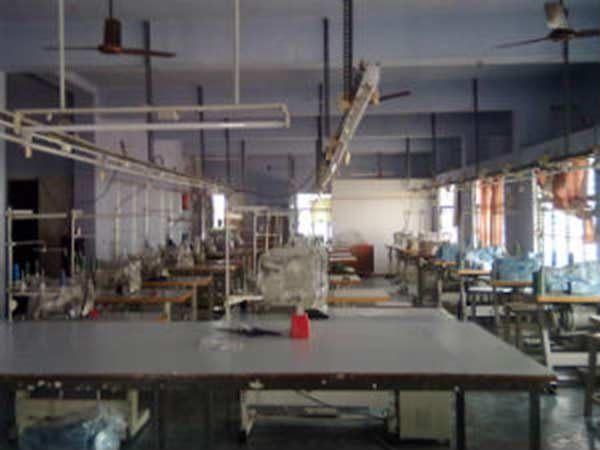 In Tirupur around 4 lakhs Knitwear companies has been closed for supporting farmers In Tirupur around 4 lakhs Knitwear companies has been closed for supporting farmers