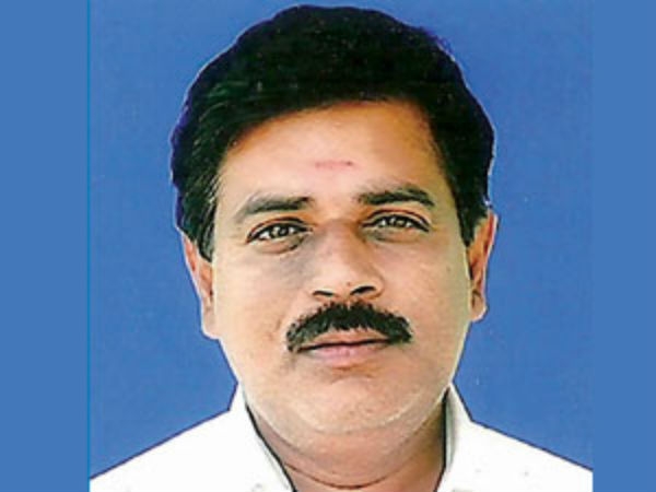 Minister Udumalai Radhakirushanan also involved in Ttv dinakaran's EC bribe case? Minister Udumalai Radhakirushanan also involved in Ttv dinakaran's EC bribe case?