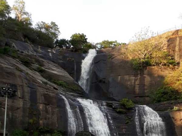 ஆனந்த குளியல்