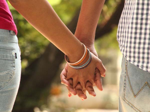 தோட்டத்தில் பதுங்கியிருந்த..