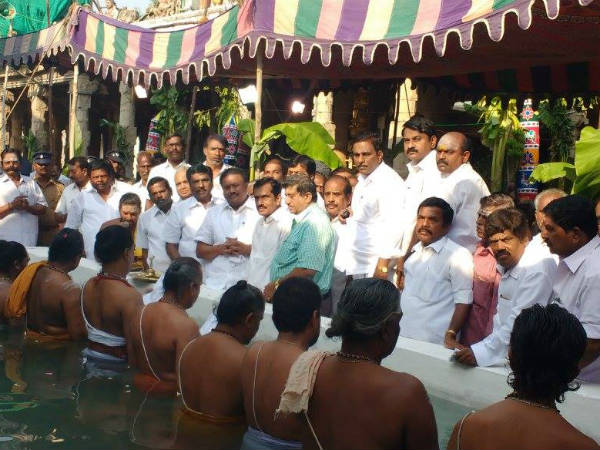 வருண பகவான் மனது வைப்பாரா?