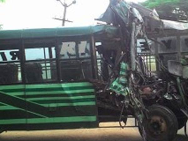 6 Die in road accident On Madurai Dindigul Highway 6 Die in road accident On Madurai Dindigul Highway