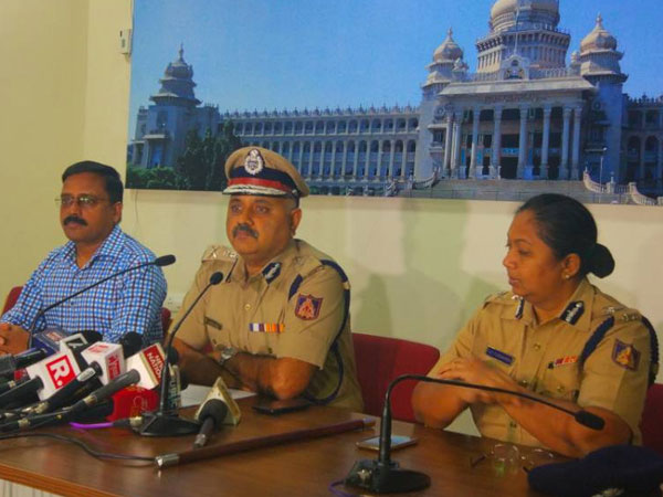 Three Pakistani nationals with fake passports arrested in Bengaluru Three Pakistani nationals with fake passports arrested in Bengaluru