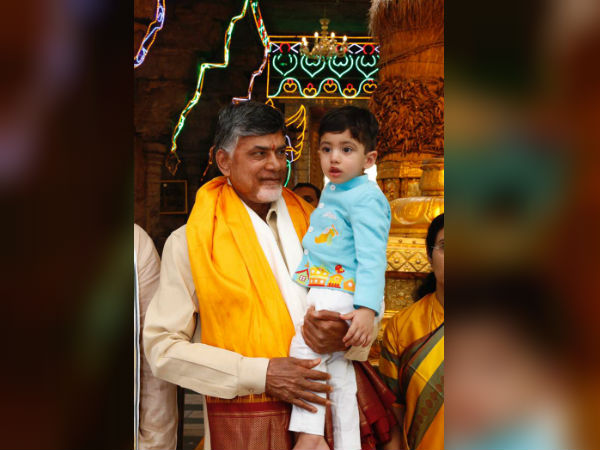 Andra CM Chandrababu naidu did Akshara abiyasam for his grant son in thirupathi temple Andra CM Chandrababu naidu did Akshara abiyasam for his grant son in thirupathi temple