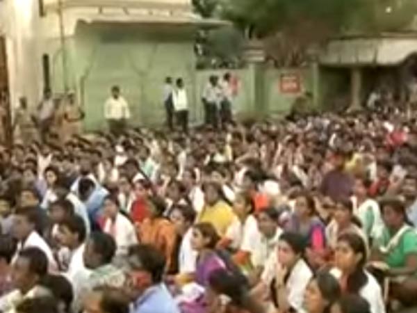 Tn Doctors and Students decided to continue their protests Tn Doctors and Students decided to continue their protests