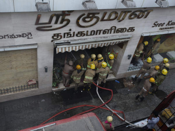 Due to Fire accident Transportation stoped, Electricity Cut at T.Nagar Due to Fire accident Transportation stoped, Electricity Cut at T.Nagar